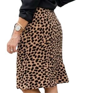 Ann Taylor Cheetah Print Plus Size Skirt with Flouncy Peplum Back Detail